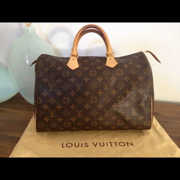❌ SOLD ❌ Authentic Louis Vuitton Speedy 35