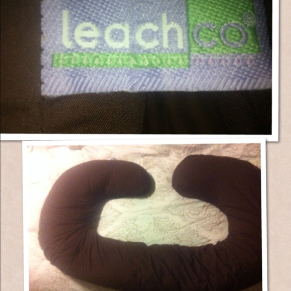 Snoogle LeachCo pregnancy pillow