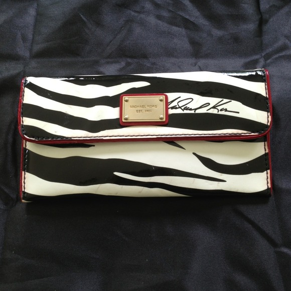 AUTHENTIC Michael Kors wallet