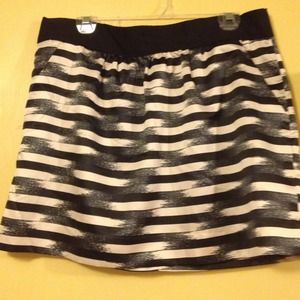 Gap skirt