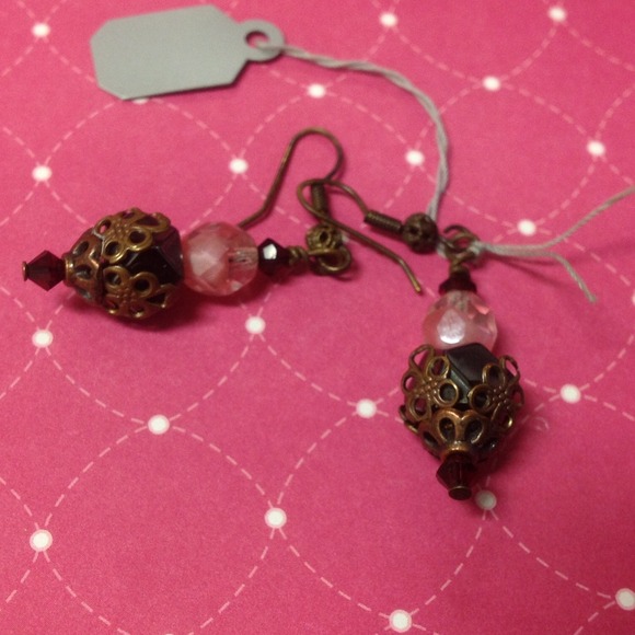 Mauve Story - Earrings 2 - Picture 3 of 4