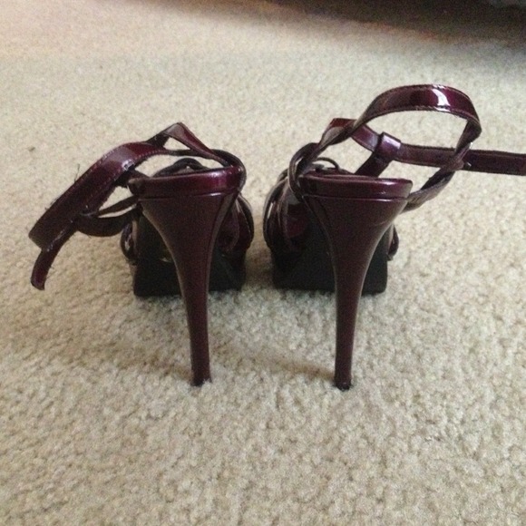 Burgundy shoes. - Picture 3 of 3