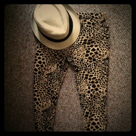 💥Sold in bundle💥 Leopard print leggings!!!