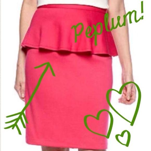 Sunny Leigh Dresses & Skirts - 🎉HOST PICK🎉NWT Peplum pencil knit skirt!