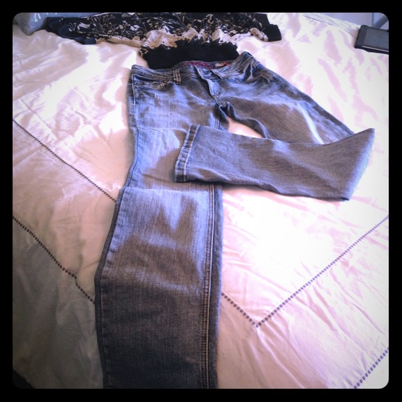 Bongo Flirty Bootcut Distressed Jean Size 7