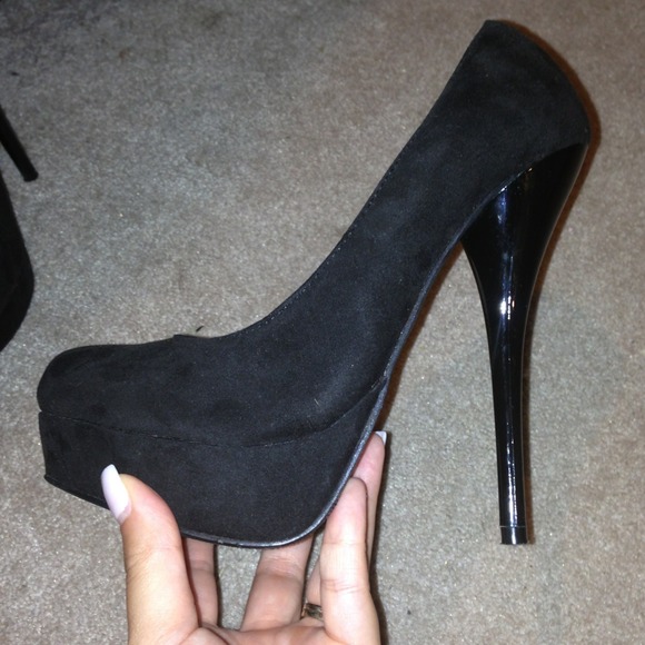 🚫🚫DONATED🚫🚫 Black faux suede stilettos