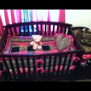 Leopard print crib bedding set
