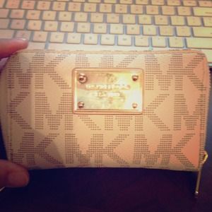 Michael Kors wristlet/iPhone case