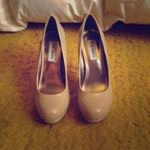 Steve Madden Analyse Nude Heel