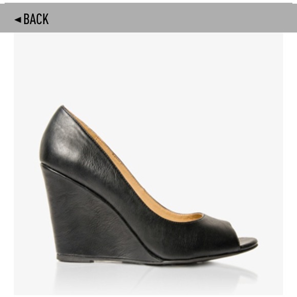 Wedge peep toes