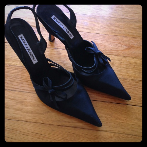 Gorgeous Manolo Blahnik black heels!