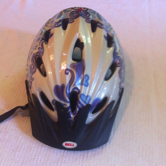 Bicycle helmet. Reduced