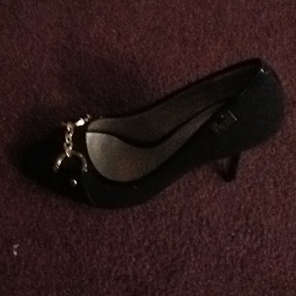 Black guess peep toe heel - Picture 3 of 4