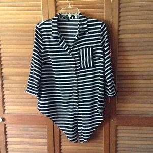 *RESERVED* Forever 21 Black & White Striped Shirt
