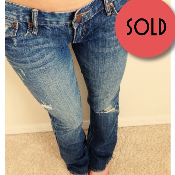 ❌Bundled❌ A&F || Distressed Emma Bootcut Jean