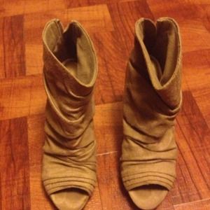 Brand new shoe.