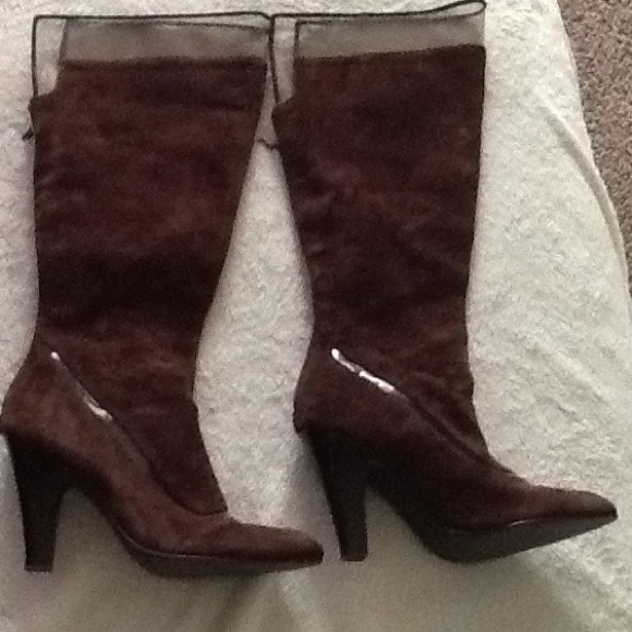 Brown suade  upper