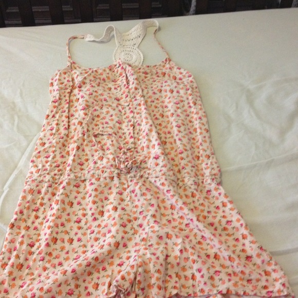 🌺🌻🌼 FLORAL ROMPER - Picture 4 of 4