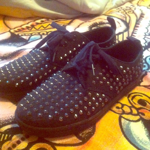 Only Worn Once❕❗ women's studded doc martens