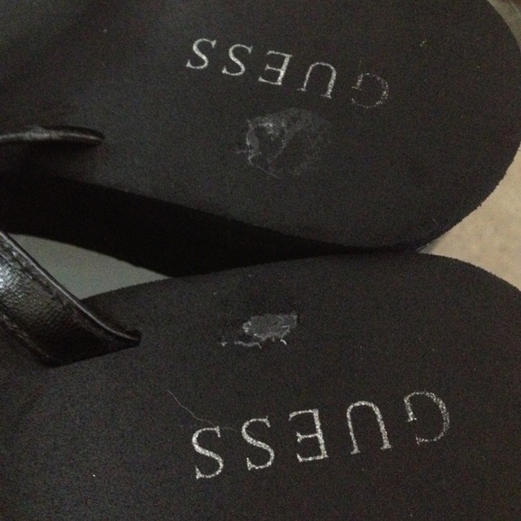 🚫SOLD in Bundle🚫Guess black wedge bow sandal - Picture 4 of 4