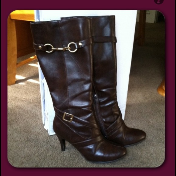 Unlisted Kenneth Cole Boots - Dark brown leather boots.. Unlisted (Kenneth Cole)