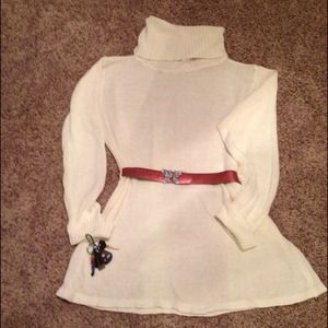 Eggshell White turtle neck sweater