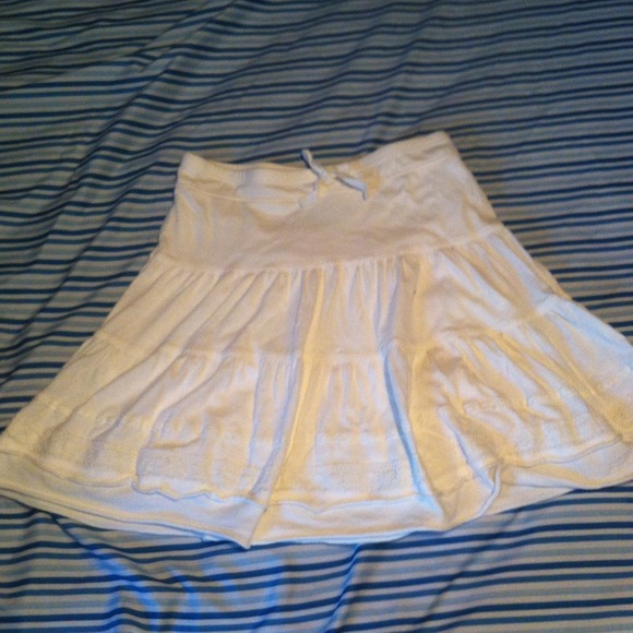 Children's large white old navy skirt