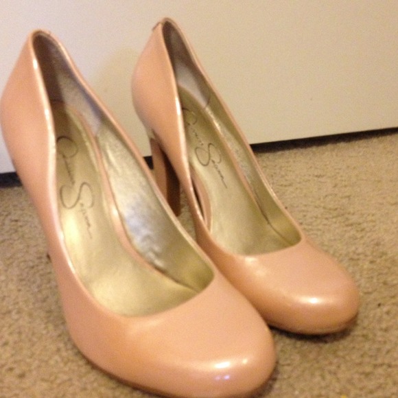 Jessica Simpson Nude Heels 6.5