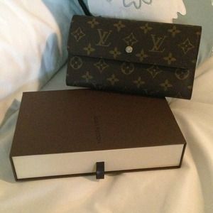 SOLD!!Louis Vuitton Monogram Wallet