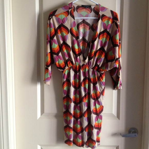 Beautiful dress by t-bags LA SIZE 4
