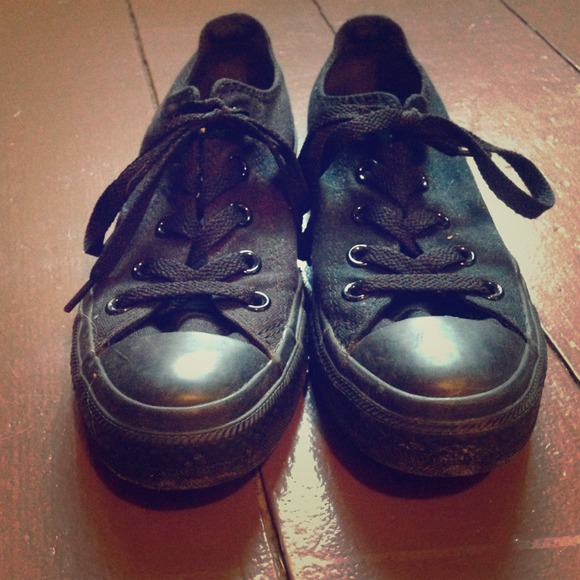 All black converse all stars