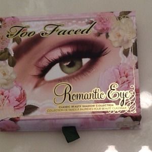 Too Faced Romantic eye pallet