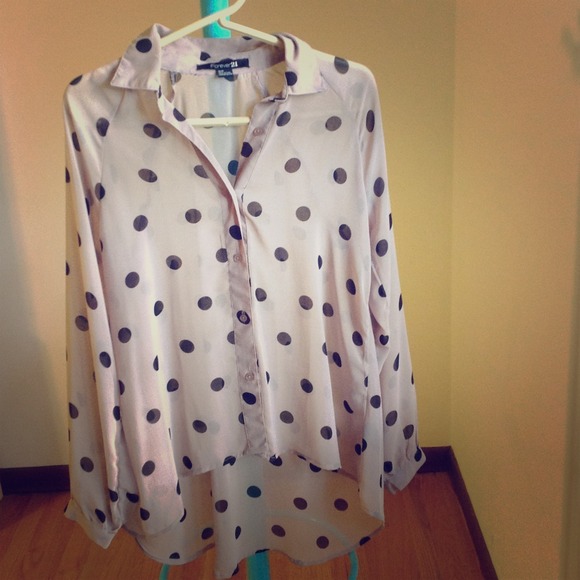 Sheer polkadot blouse-SOLD IN BUNDLE 🎉