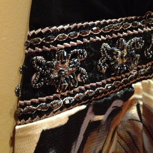 Brush floral beaded dress - Picture 2 of 4