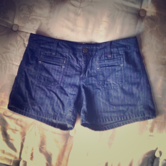 🐋TRADED❌ Navy pinstripe Gap shorts