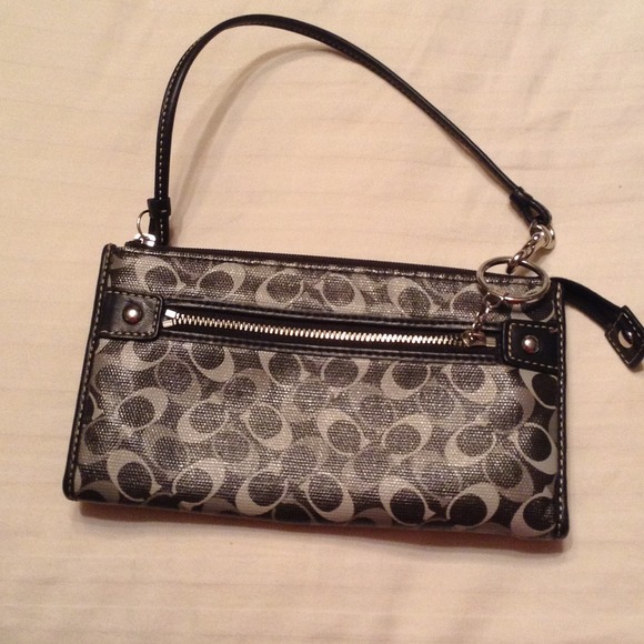 Coach clutch 👝 💯 authentic!