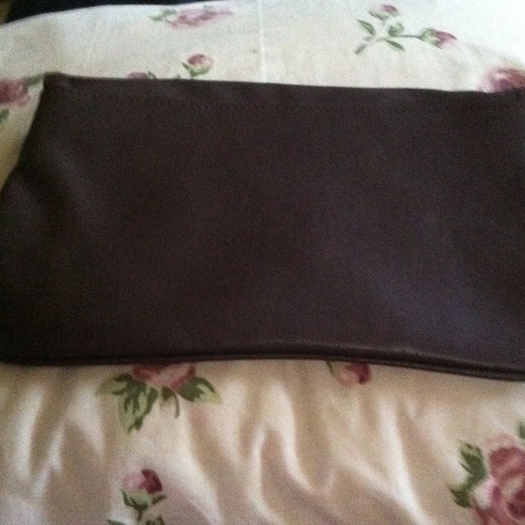 Brown clutch purse. - Picture 4 of 4