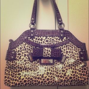 GUESS Leopard print