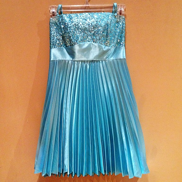 Jessica McClintock short prom dress - Picture 4 of 4