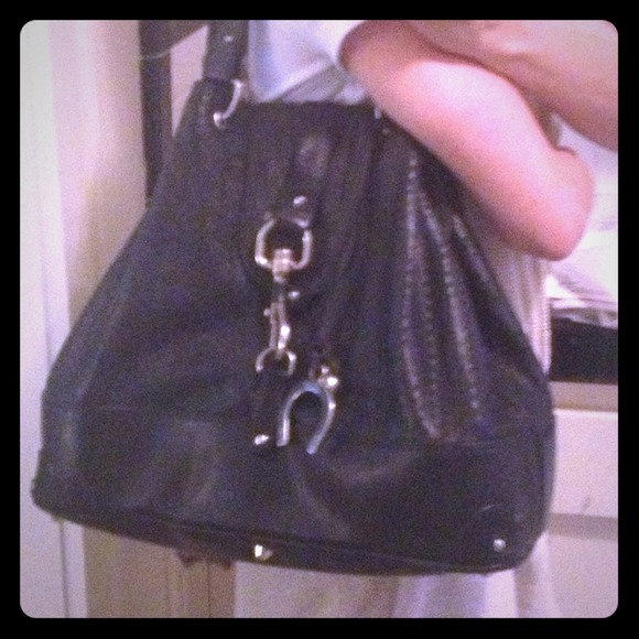 Chole laser cut handbag