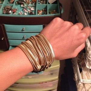 Henri Bendel bracelet