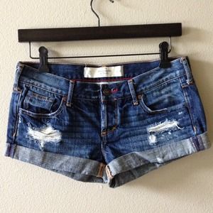 ⬇REDUCED⬇ Abercrombie distressed denim shorts
