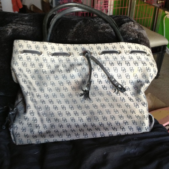 Old school authentic Dooney with coin purse!!