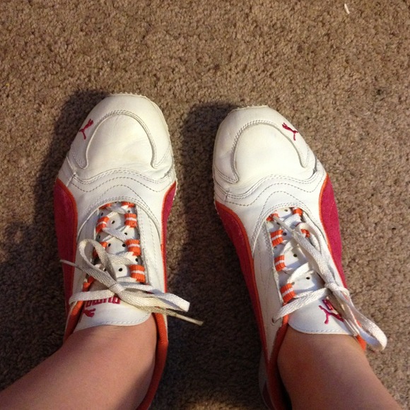 Pink and orange pumas!