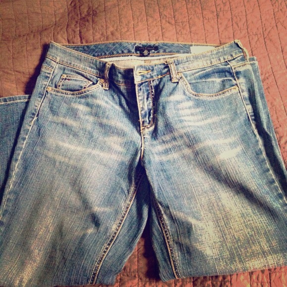 😃SOLD😃😃Tommy Hilfiger Cropped Jeans!!