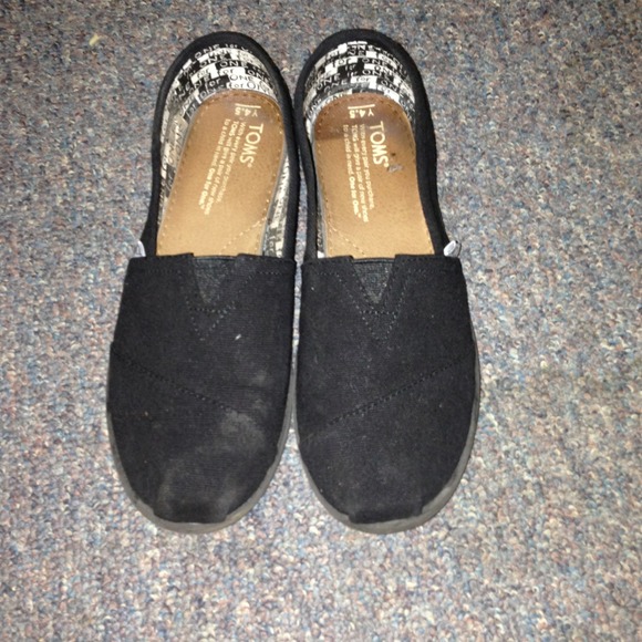 Traded!! Toms shoes women's size 7 black
