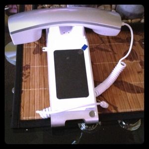 ☀charge your cellphone and talk at the same time!⭐