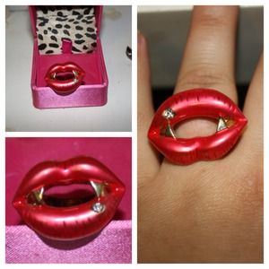 Betsey Johnson ring