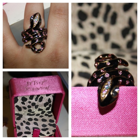 Betsey Johnson snake ring