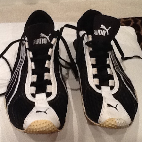 Puma light weight walking shoes